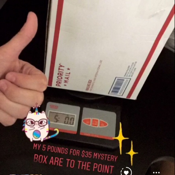 FASHION CLOTHING 5 POUNDS FOR $35 MYSTERY BOX RESELLER BOX LOT OF RANDOM BRAND - Picture 2 of 5